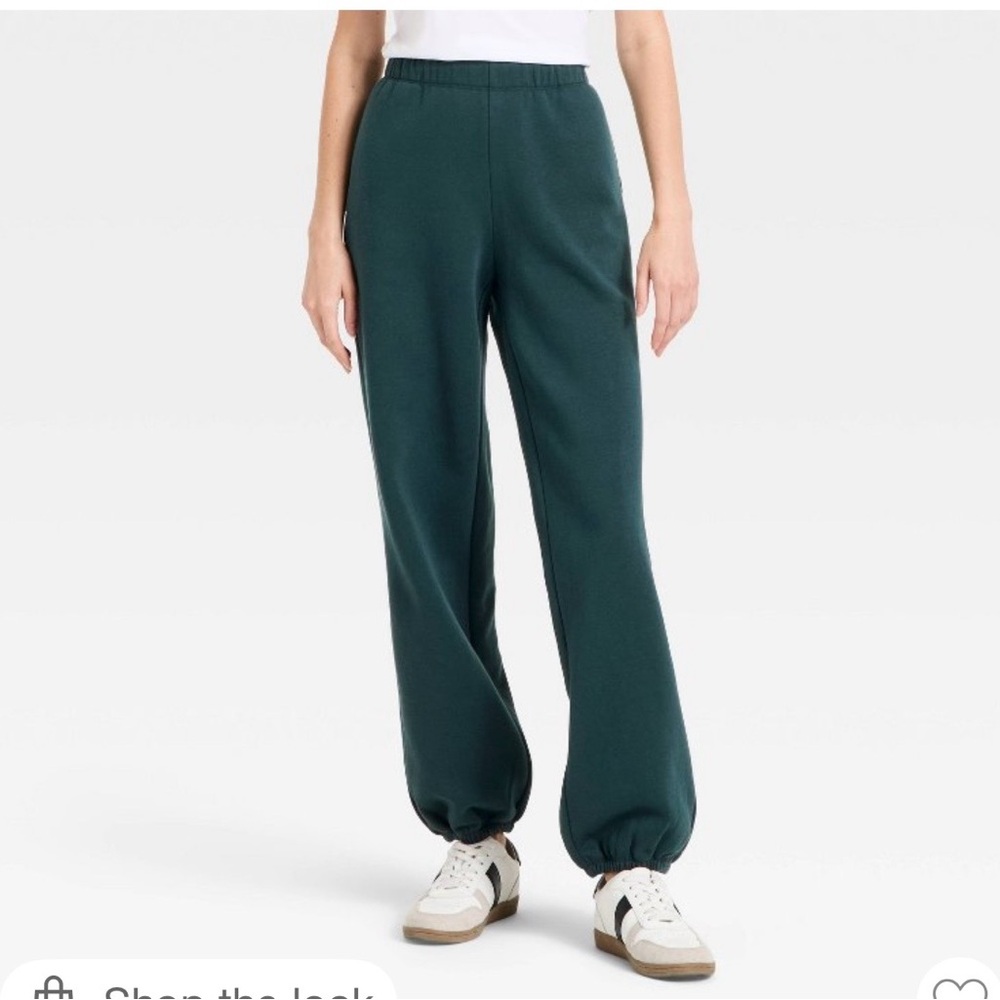 JoyLab Mid Rise Pine Green Jogger Pants with Pockets.